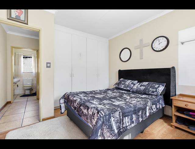 5 BEDROOM HOUSE FOR SALE IN BARBEQUE DOWNS